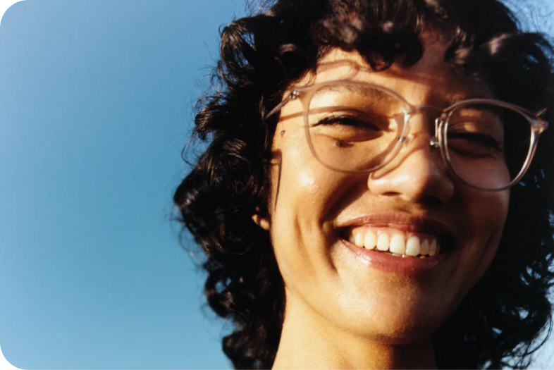 世界で一番愛される
アイウエアカンパニーへ